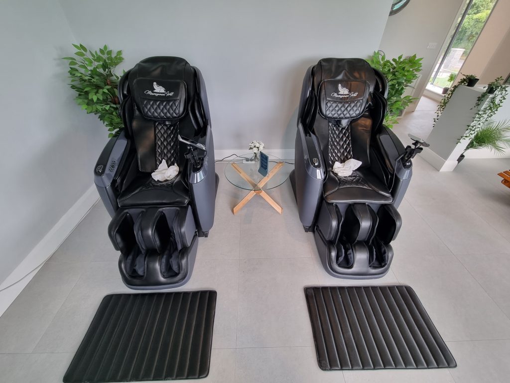 Massage chairs Seomra Salainn
